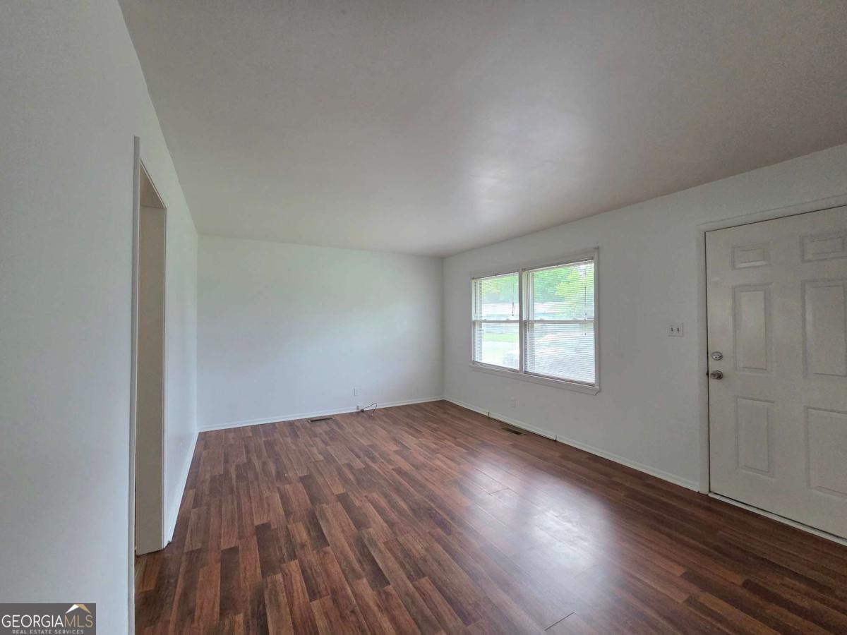 104 Delaware AVE