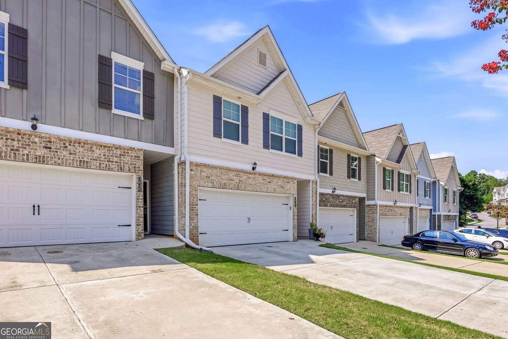 Photo of 3642 Abbey Way, Gainesville, GA 30507 (MLS # 10816405)