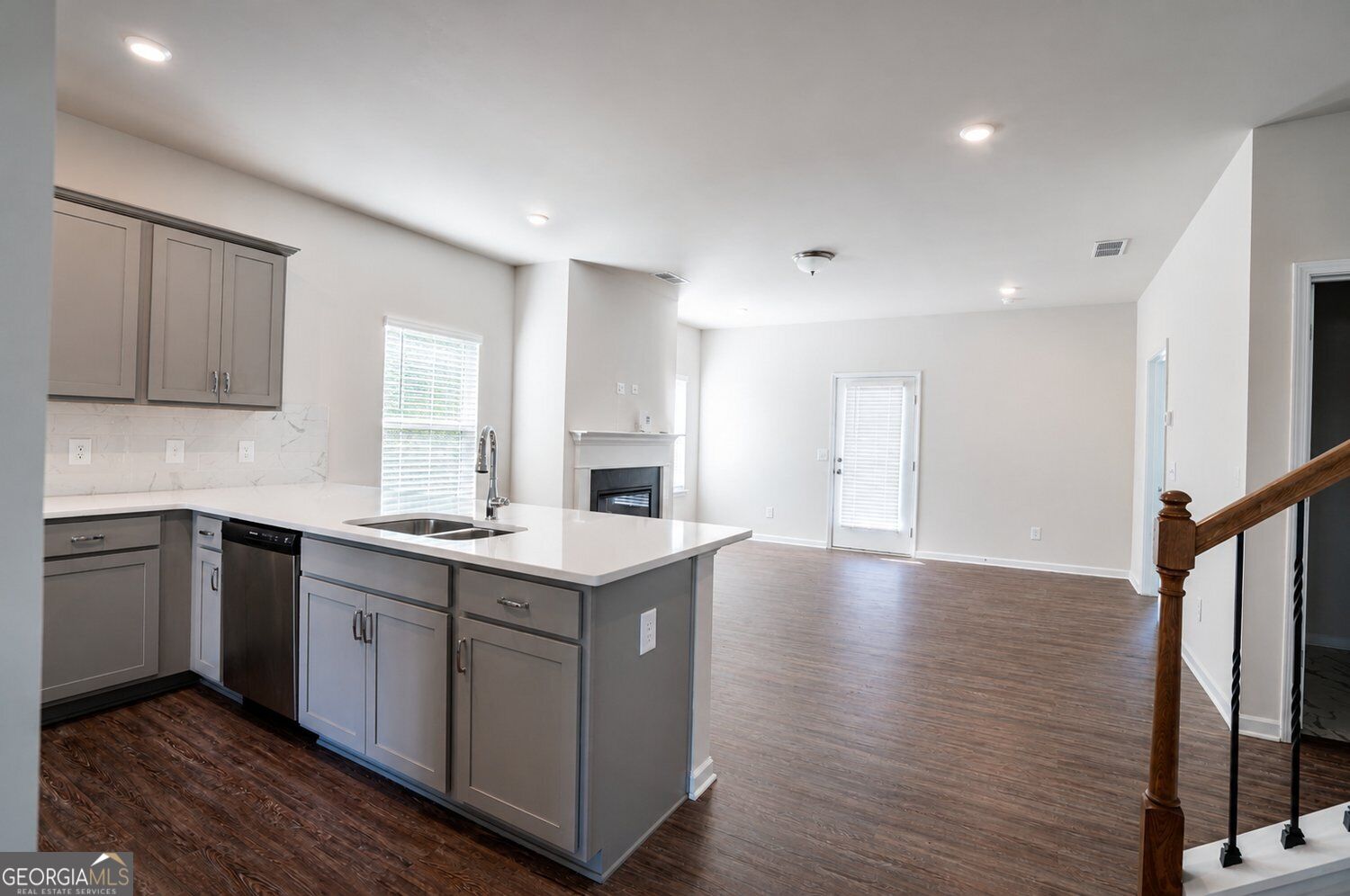 237 Sycamore DR