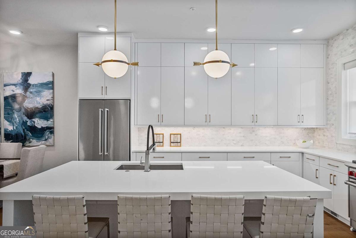 574 Boulevard Place #12