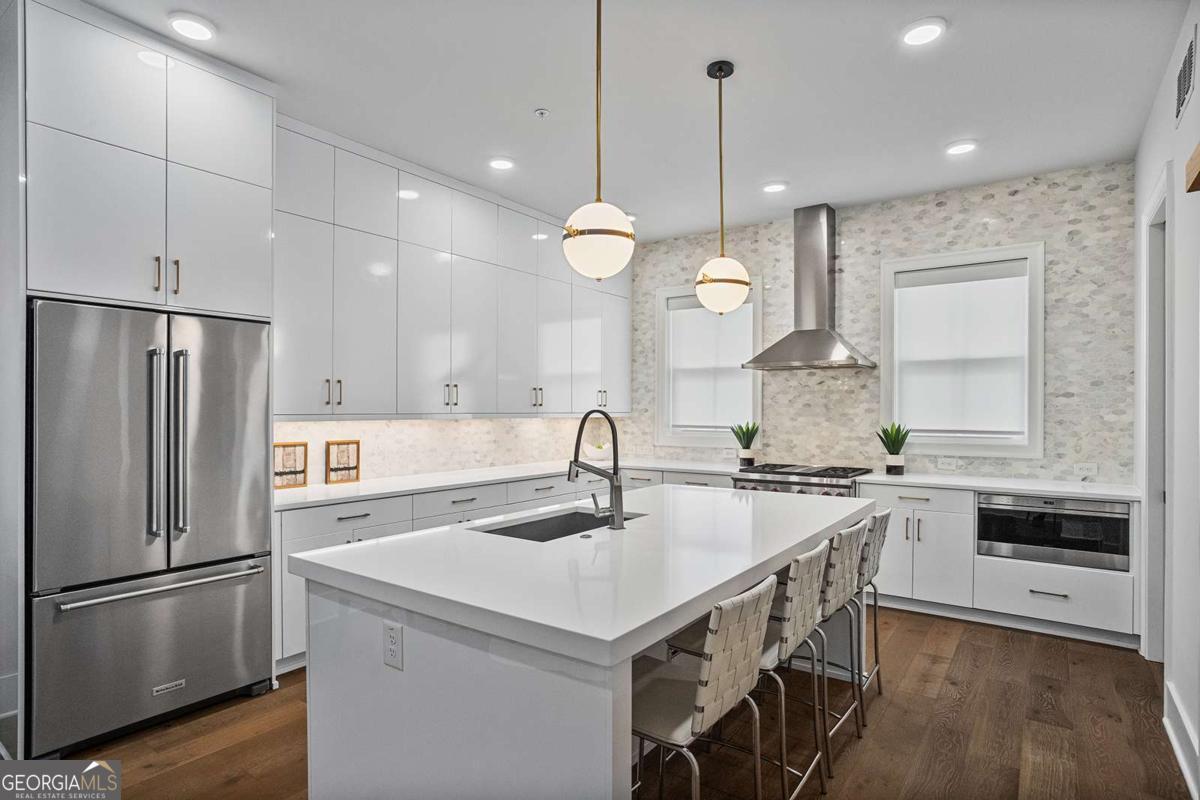 574 Boulevard Place #12