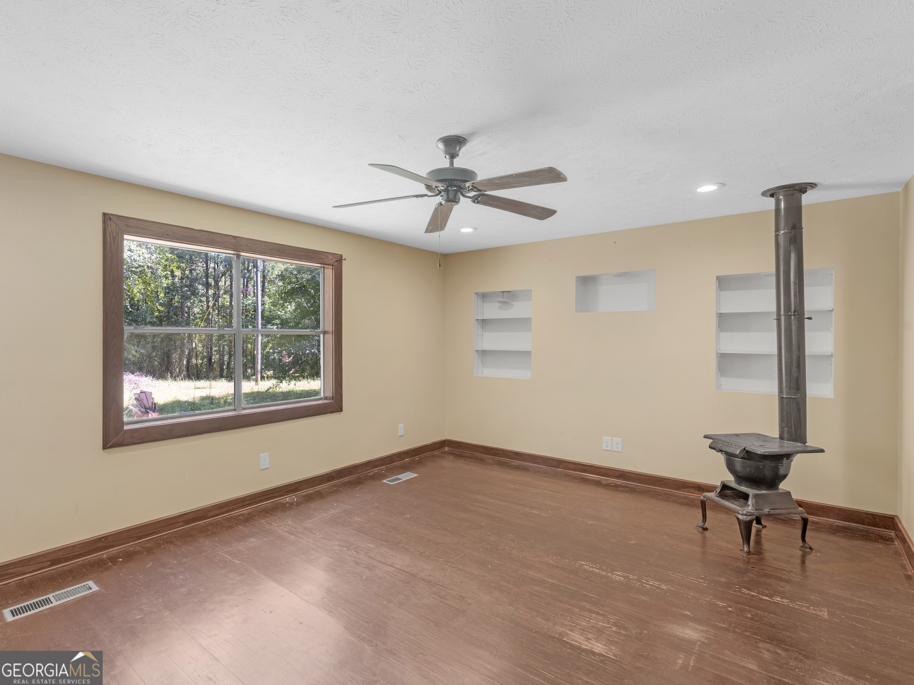 710 Hagans Mountain RD