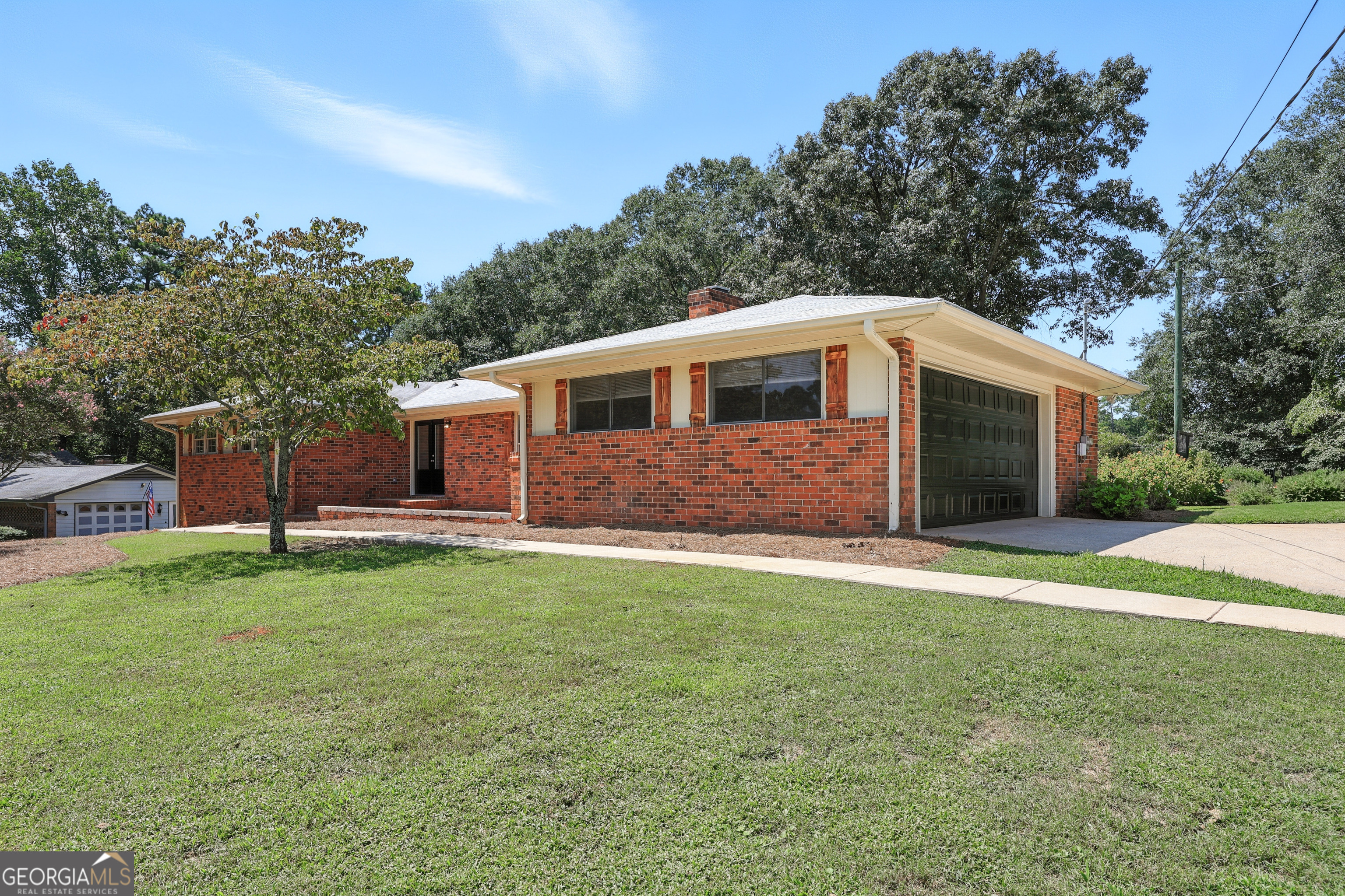 260 Crestwood DR