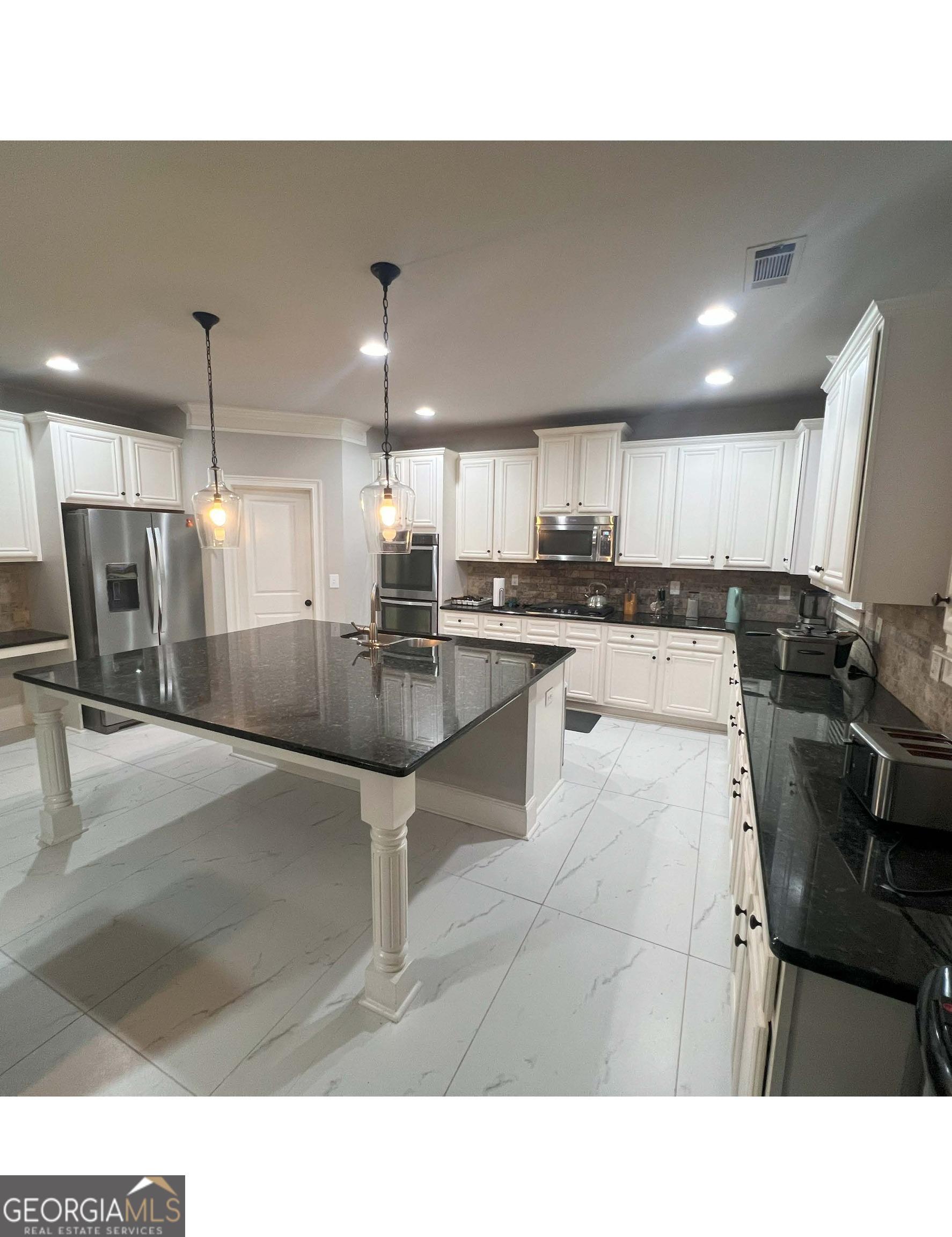 5290 Hidden Valley LN