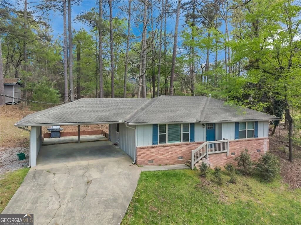 6005 Dolvin Lane