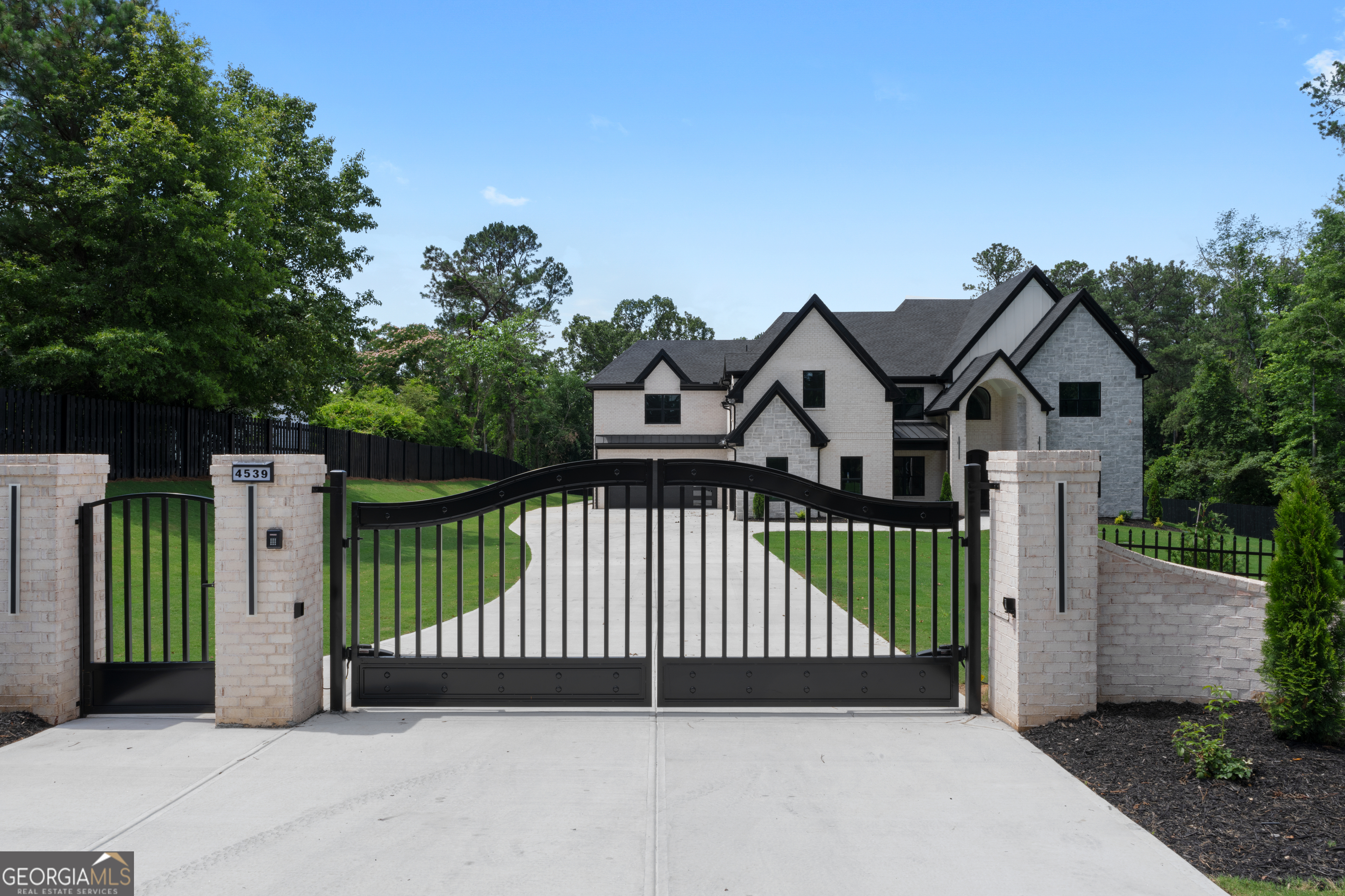 405 Thunder RD