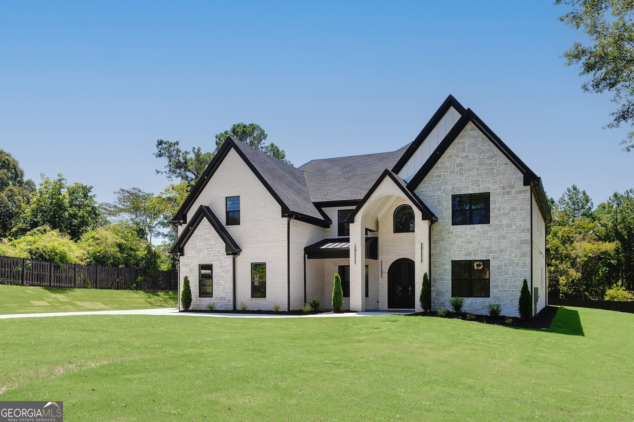 405 Thunder RD