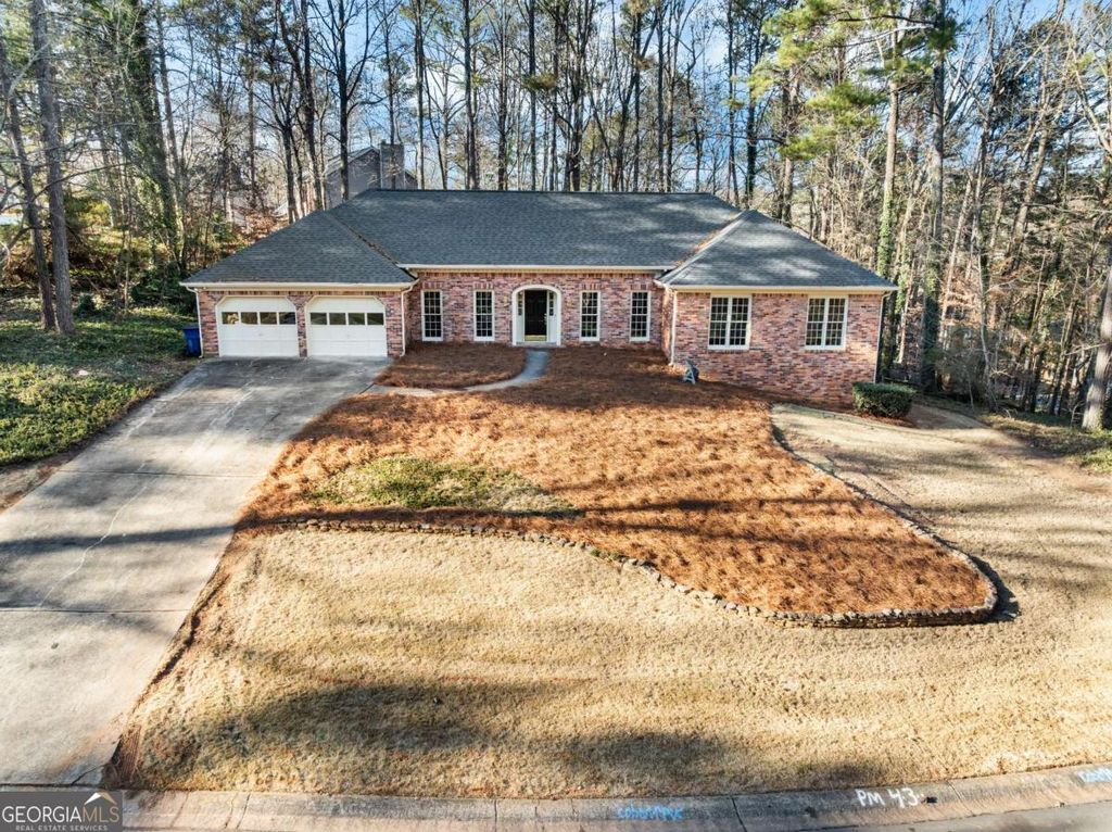 Photo of 3420 Belleford Court NE, Roswell, GA 30075 (MLS # 10660544)