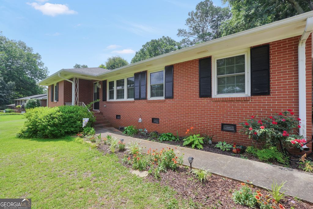 Photo of 105 Pine Street, Barnesville, GA 30204 (MLS # 10786419)
