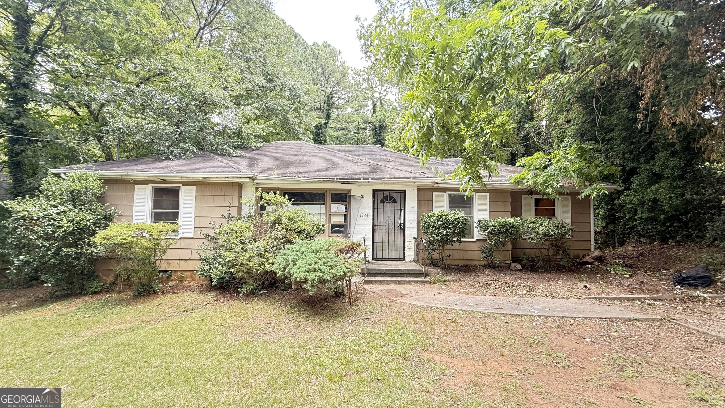 Investor Special - Prime Fix & Flip Opportunity! SOLD AS-IS NO FHA or VA Quick Closing Preferred This property is a flipper's dream with major updates already complete! Just bring your finishing touches and maximize your return. ?? Updated kitchen and bathrooms ?? New HVAC & furnace ?? Fresh flooring and paint upstairs Located in a growing area with strong ARV potential. Perfect for investors looking to finish a project quickly and turn a solid profit!