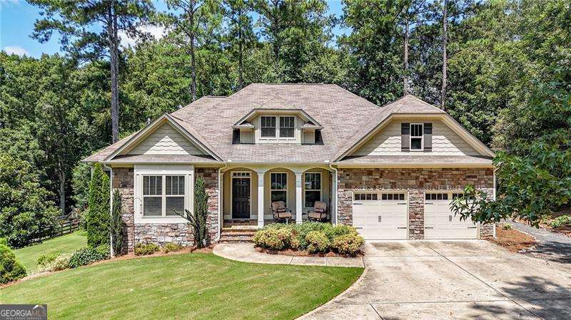 OH WOW!!! COME SEE THIS RARE, OVER ONE ACRE LOT AND STUNNING HOME IN EAST COBB! GORGEOUS 4BR/3BA ON FULL BASEMENT! NO HOA! OPEN FLOOR PLAN WITH 13.5' CEILINGS IN GREAT ROOM WITH A BRIGHT MODERN KITCHEN WITH GRANITE COUNTER TOPS AND STAINLESS APPLIANCES OVERLOOKING THE BREAKFAST ROOM AND GREAT ROOM. YOU'LL SEE THAT THE PRIMARY BEDROOM IS ON THE MAIN AS WELL AS TWO OTHER LARGE BEDROOMS WITH JACK AND JILL BATH. YOU'LL ALSO FIND A FLEX SPACE THAT COULD BE YOUR OFFICE OR IT COULD BE THAT ADDITIONAL 5TH BEDROOM YOU MAY NEED, A FULL BATH IS JUST OUT SIDE ITS DOOR. TAKE A WALK UPSTAIRS AND YOU WILL FIND AN AMAZING SPACE BOASTING A HUGE BEDROOM AND ITS PRIVATE BATH! THE UNFINISHED BASEMENT IS HUGE, IT'S A CANVAS WAITING FOR YOUR DREAMS. THE LARGE LOT IS PRIVATE, PRISTINE, AND PEACEFUL! NO HOA!! COME SEE THE LOVE THE SELLER HAS POURED INTO THIS HOME!