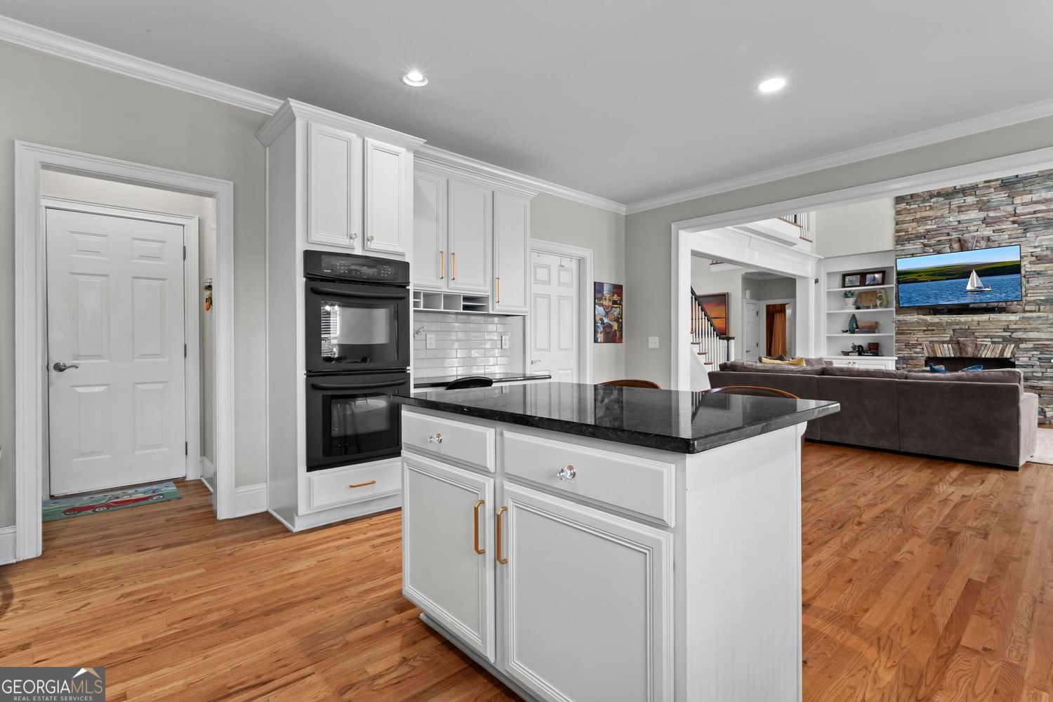 Alpharetta, Georgia 30005, United States, 5 Bedrooms Bedrooms, ,4 BathroomsBathrooms,Residential,Pending,192244