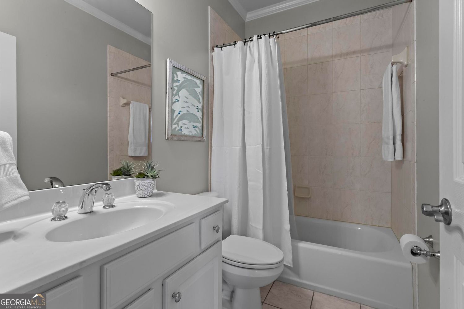 Alpharetta, Georgia 30005, United States, 5 Bedrooms Bedrooms, ,4 BathroomsBathrooms,Residential,Pending,192244