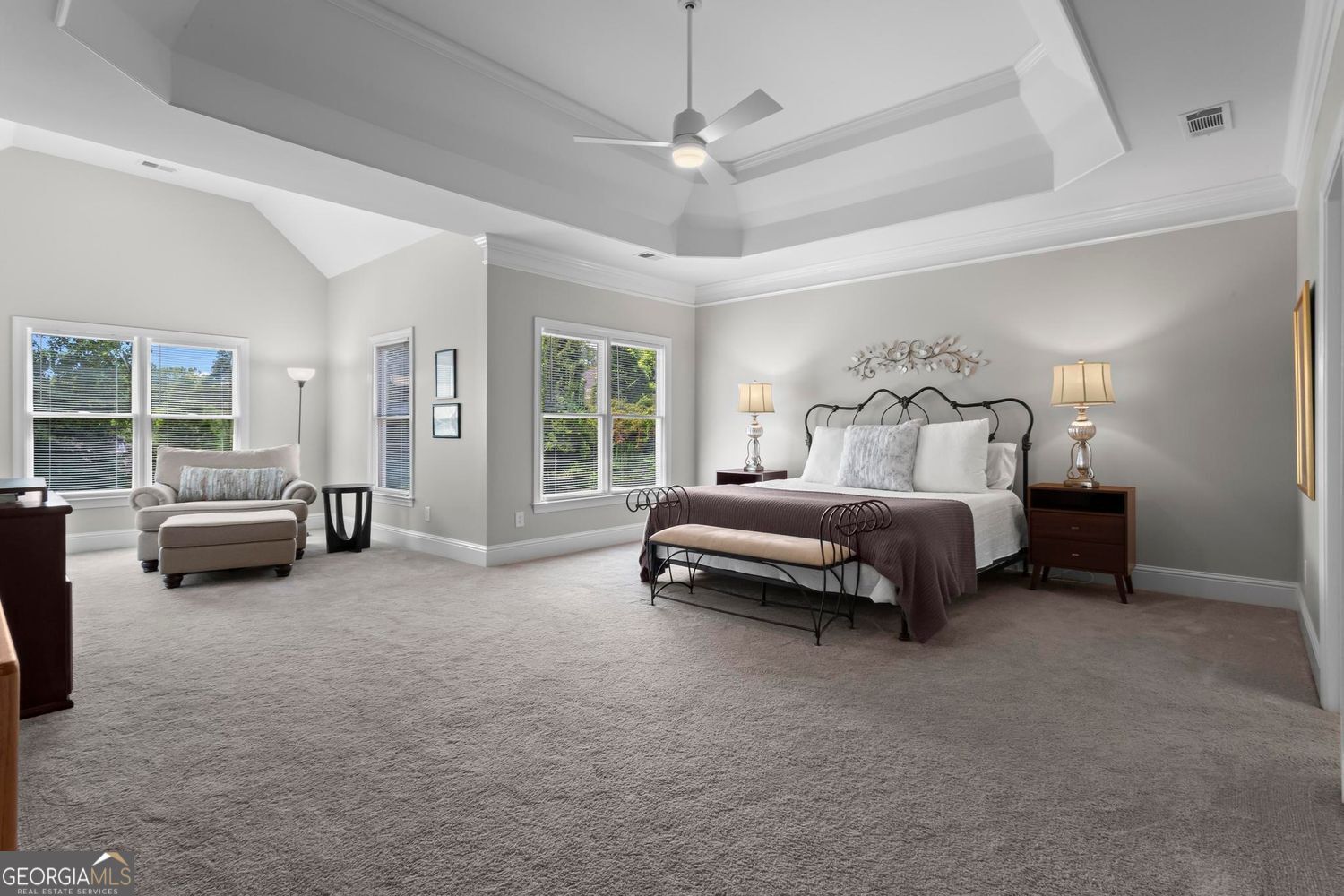 Alpharetta, Georgia 30005, United States, 5 Bedrooms Bedrooms, ,4 BathroomsBathrooms,Residential,Pending,192244