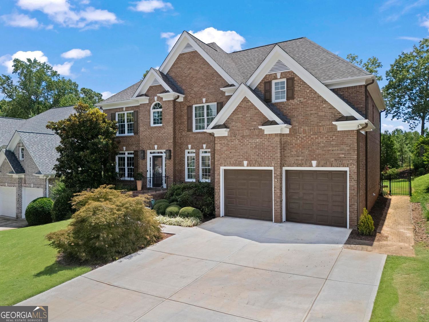 Alpharetta, Georgia 30005, United States, 5 Bedrooms Bedrooms, ,4 BathroomsBathrooms,Residential,Pending,192244