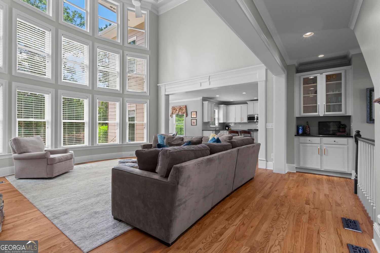 Alpharetta, Georgia 30005, United States, 5 Bedrooms Bedrooms, ,4 BathroomsBathrooms,Residential,Pending,192244