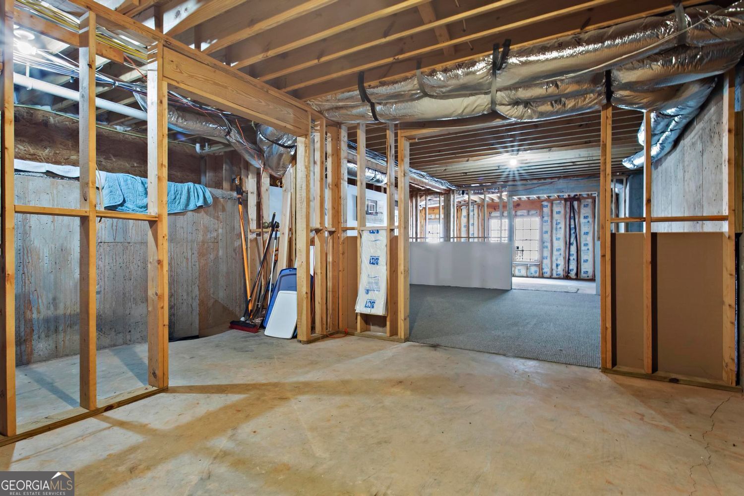 Alpharetta, Georgia 30005, United States, 5 Bedrooms Bedrooms, ,4 BathroomsBathrooms,Residential,Pending,192244