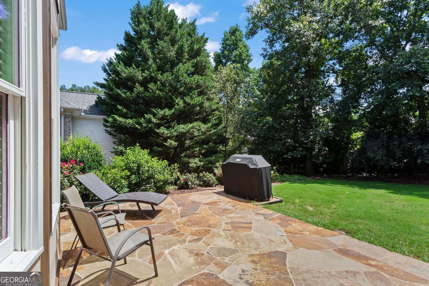 Alpharetta, Georgia 30005, United States, 5 Bedrooms Bedrooms, ,4 BathroomsBathrooms,Residential,Pending,192244