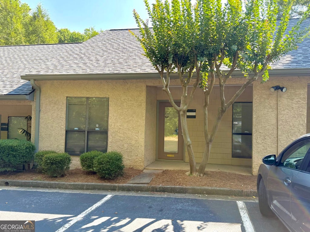 Photo of 875 Old Roswell Road #G-300, Roswell, GA 30076 (MLS # 10802306)