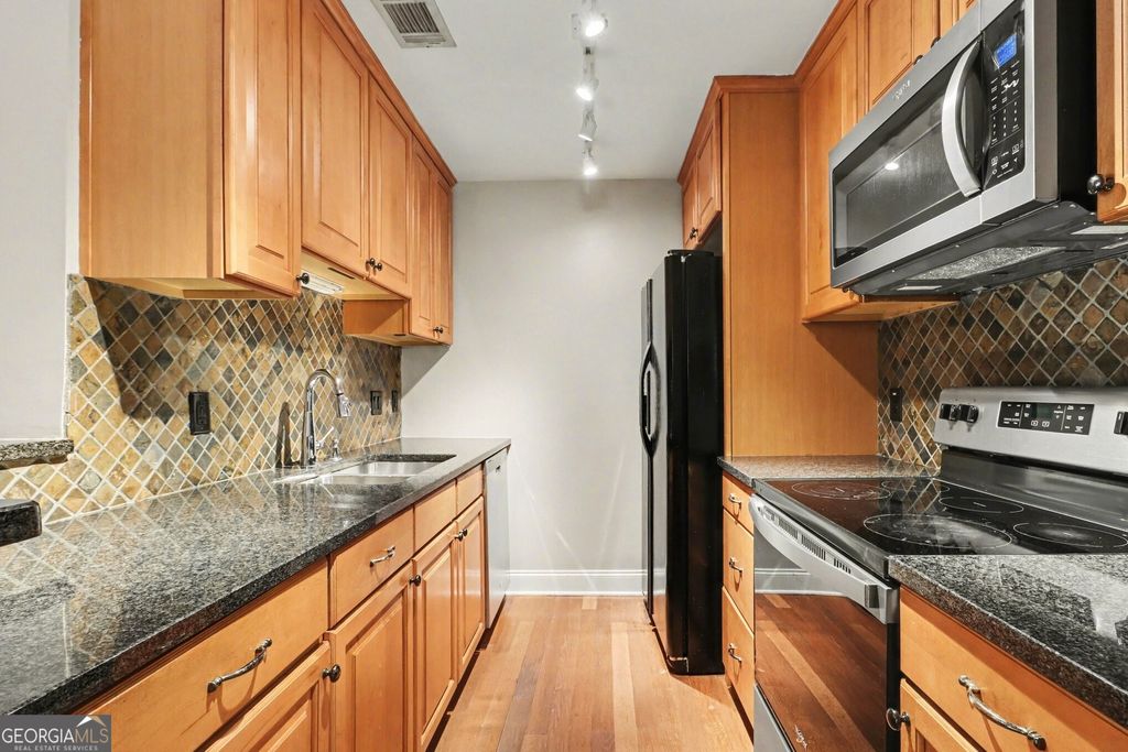 Photo of 1202 Pine Heights Drive NE, Atlanta, GA 30324 (MLS # 10691142)