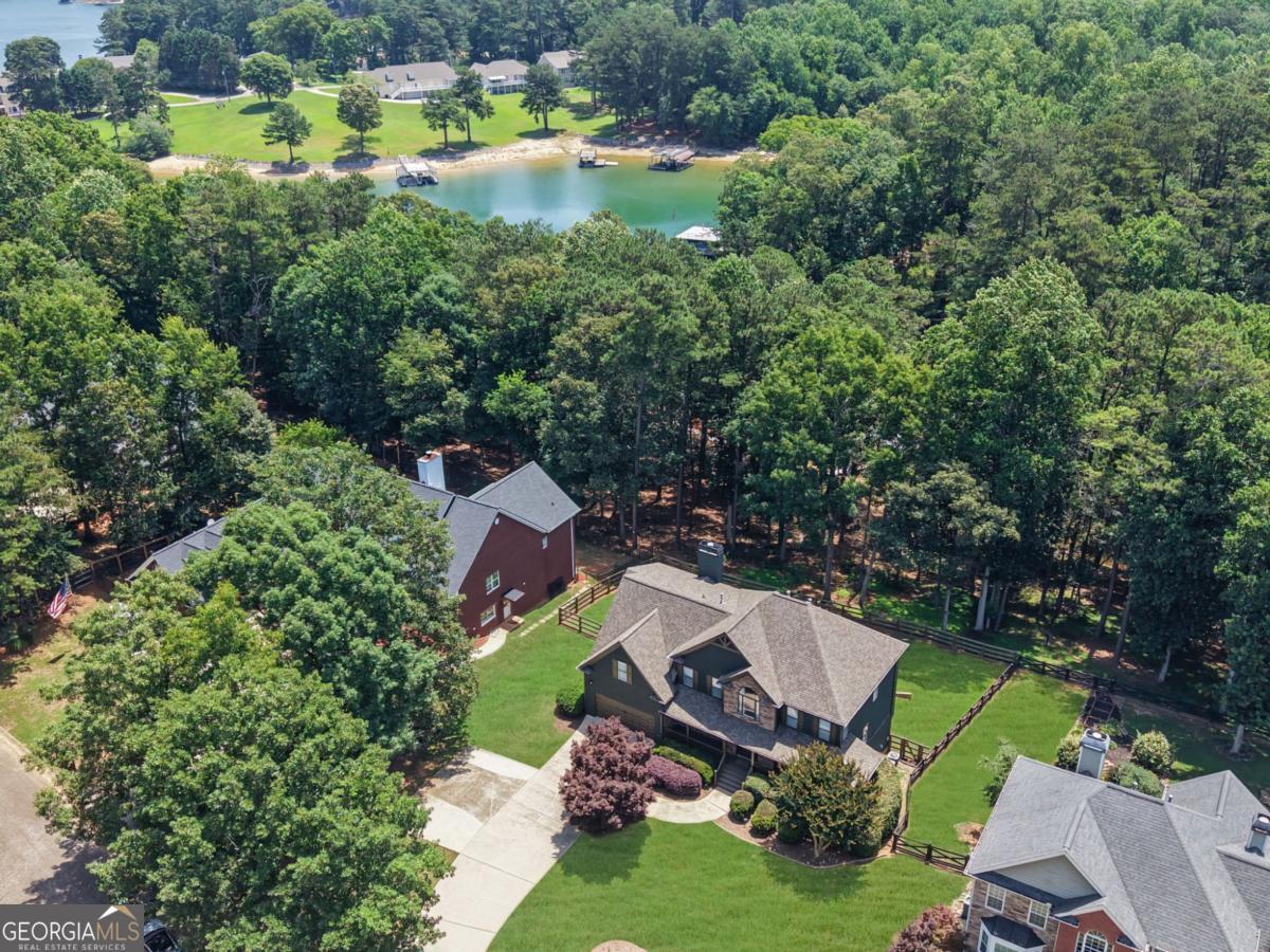 4418 Shellie LN