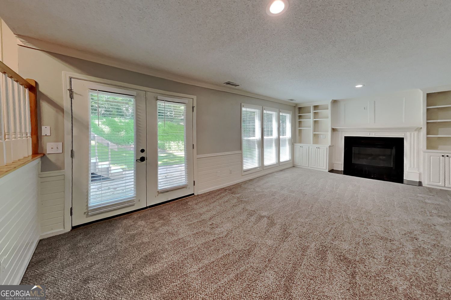 2293 Chimney Springs DR