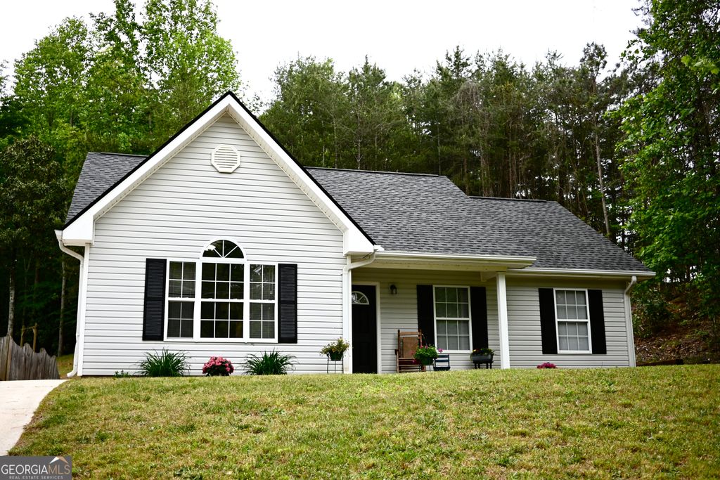 Photo of 194 Chestnut Ave, Demorest, GA 30535 (MLS # 10741286)