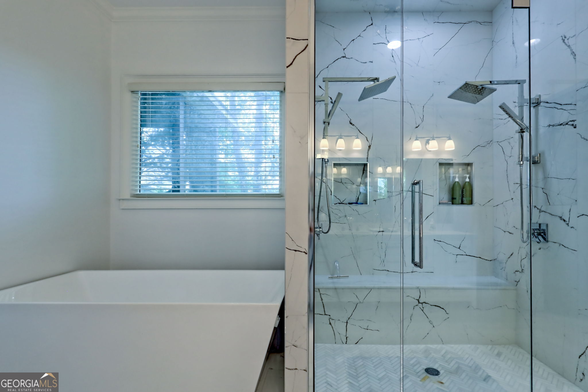 Clayton, Georgia 30525, United States, 4 Bedrooms Bedrooms, ,5 BathroomsBathrooms,Residential,Active,197178