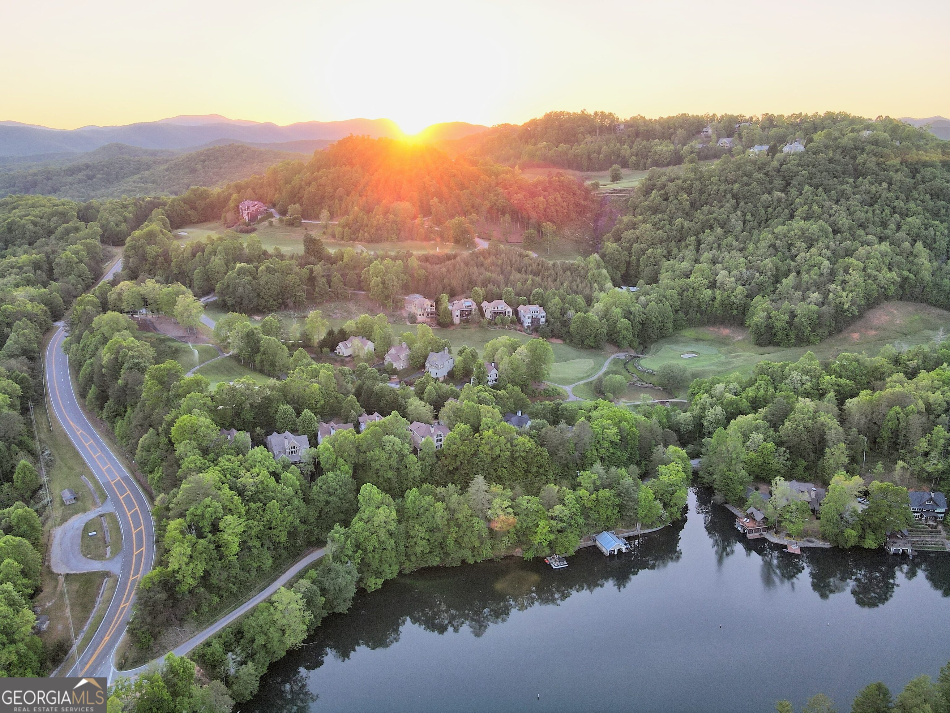 Clayton, Georgia 30525, United States, 4 Bedrooms Bedrooms, ,5 BathroomsBathrooms,Residential,Active,197178