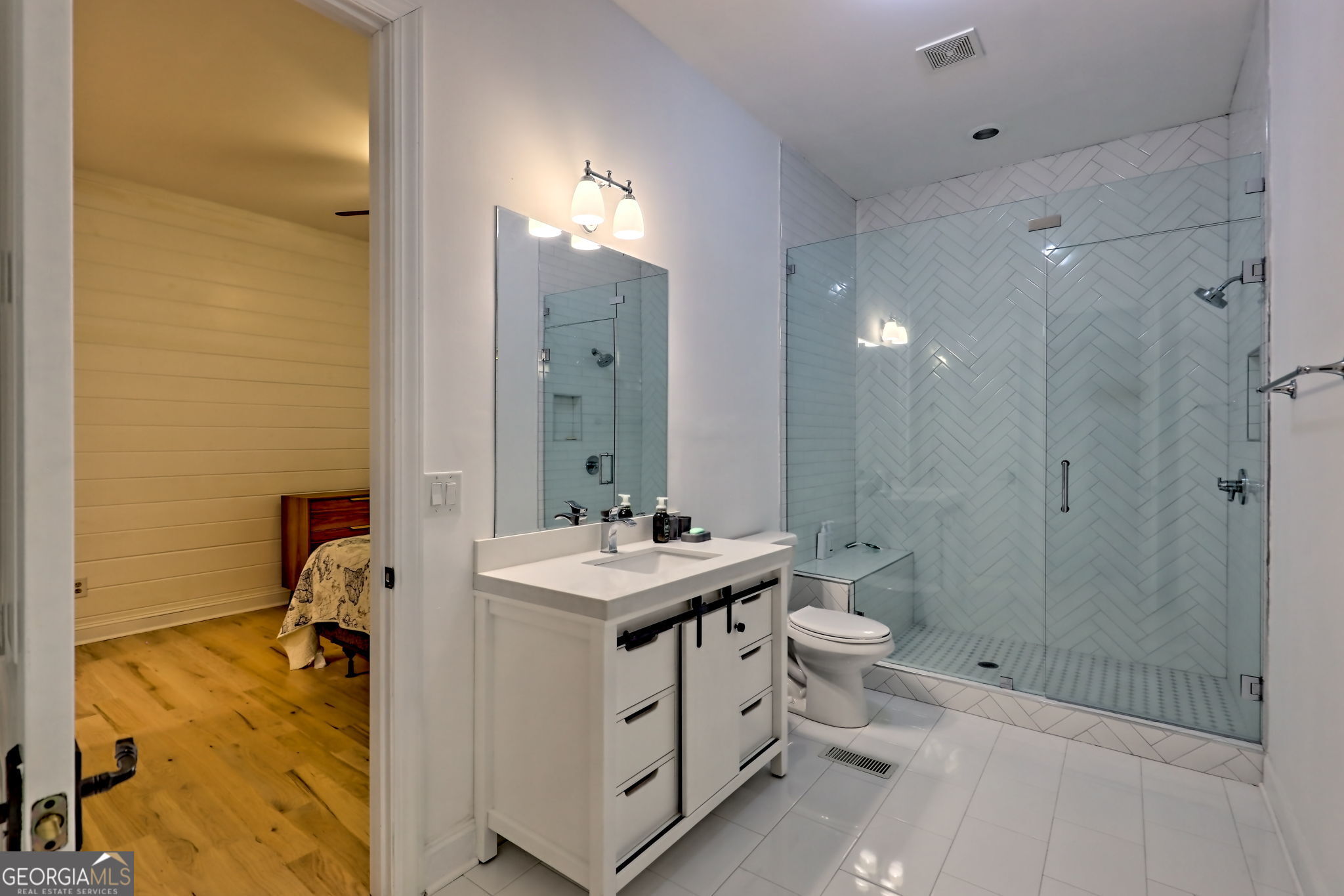 Clayton, Georgia 30525, United States, 4 Bedrooms Bedrooms, ,5 BathroomsBathrooms,Residential,Active,197178