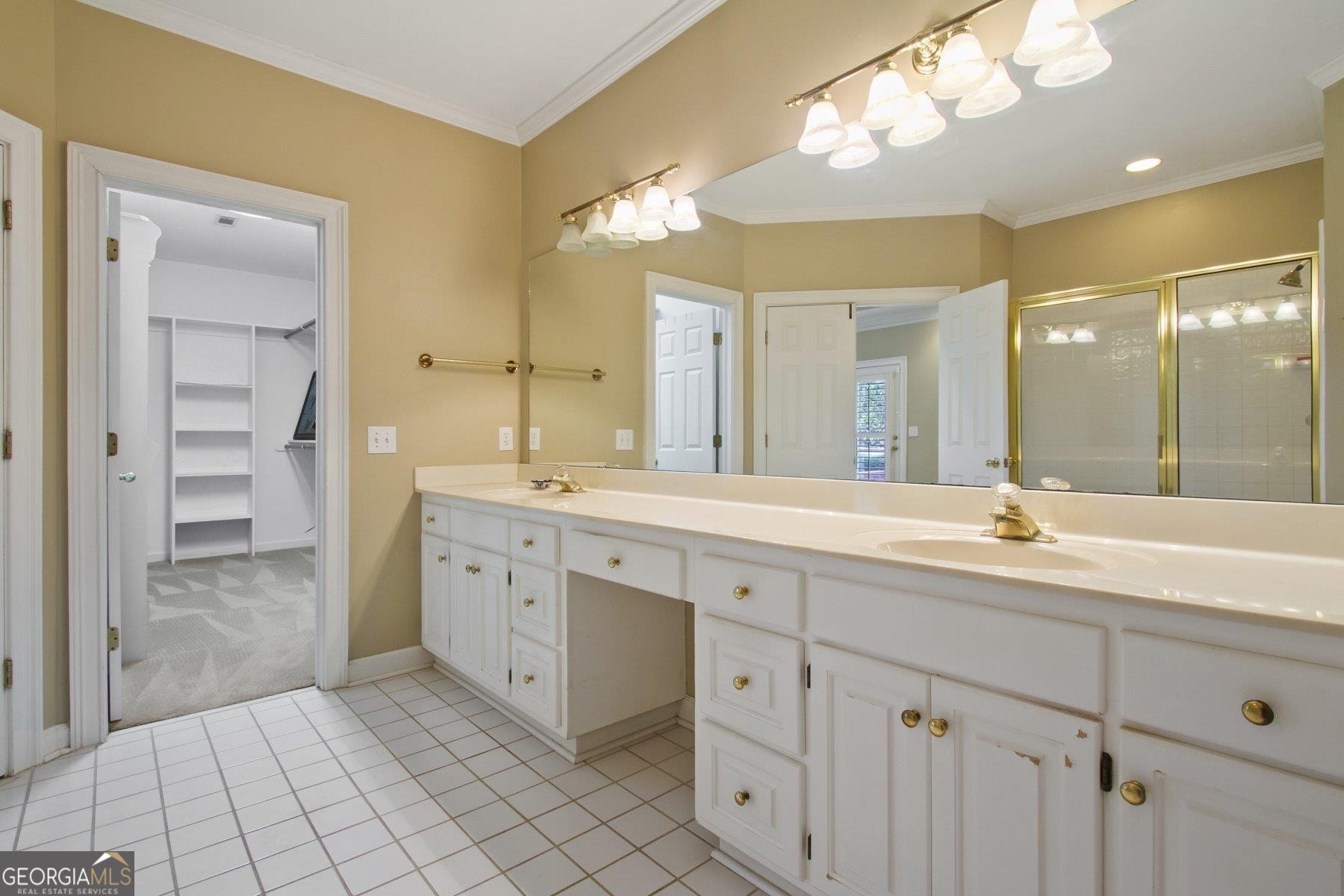 Barrington Hall - Residential