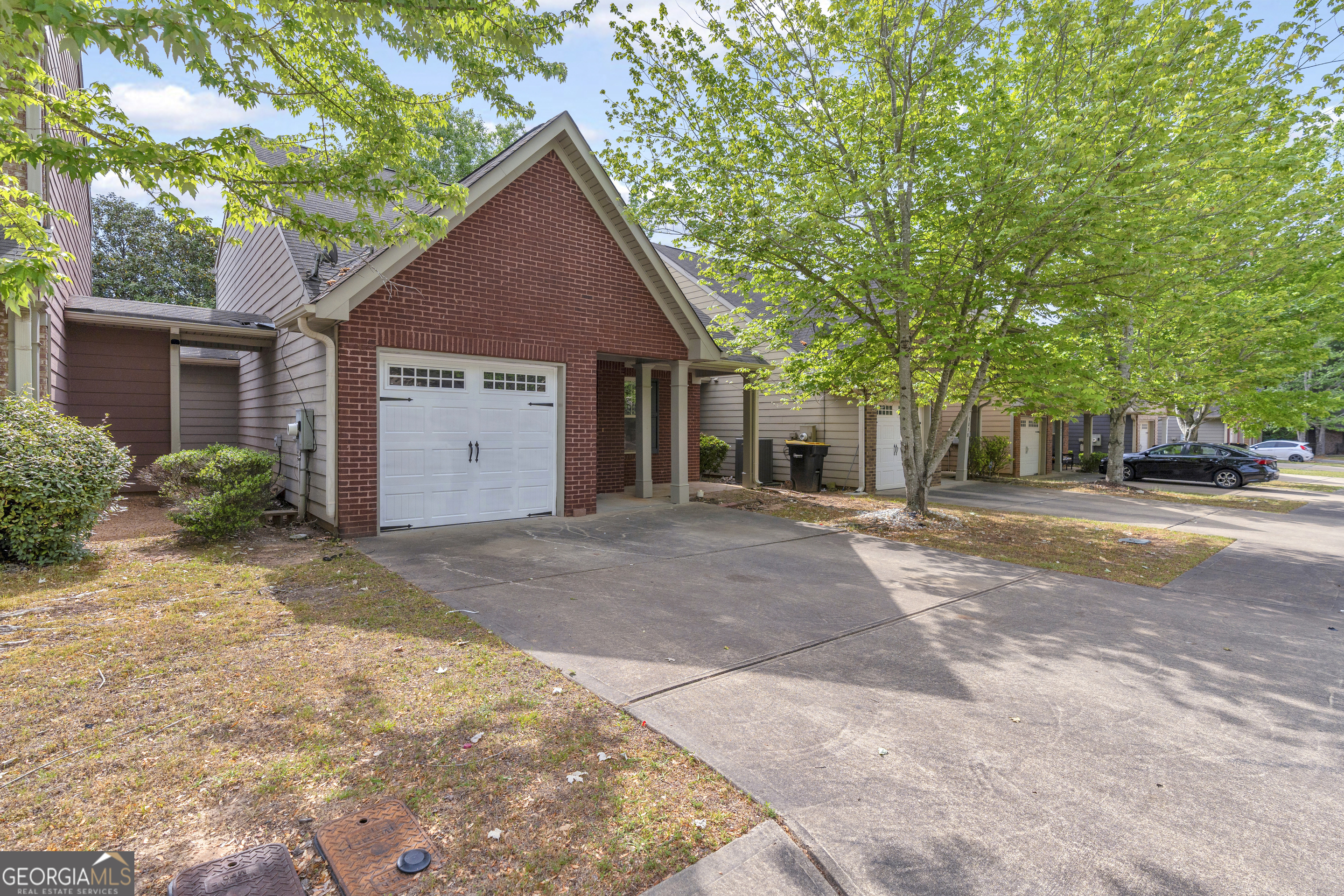 3042 Broadleaf TRL