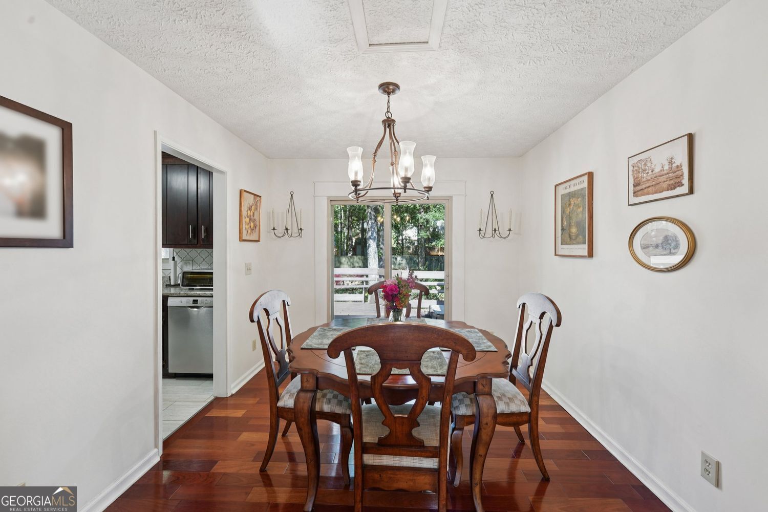 FOREST CHASE - Residential