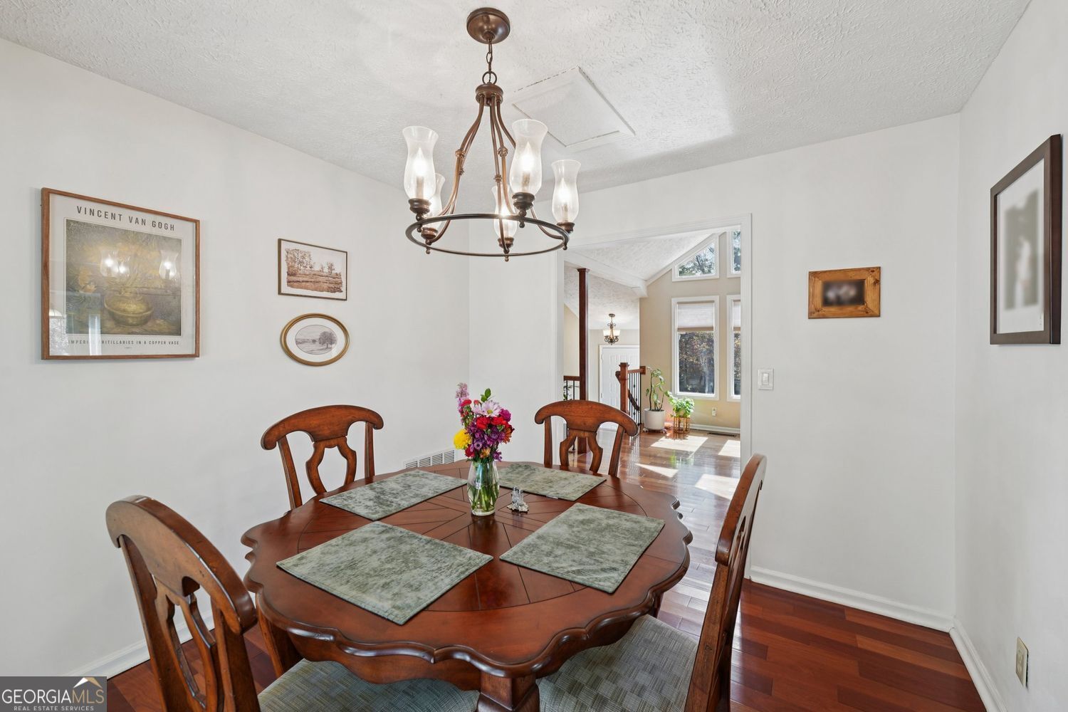 FOREST CHASE - Residential