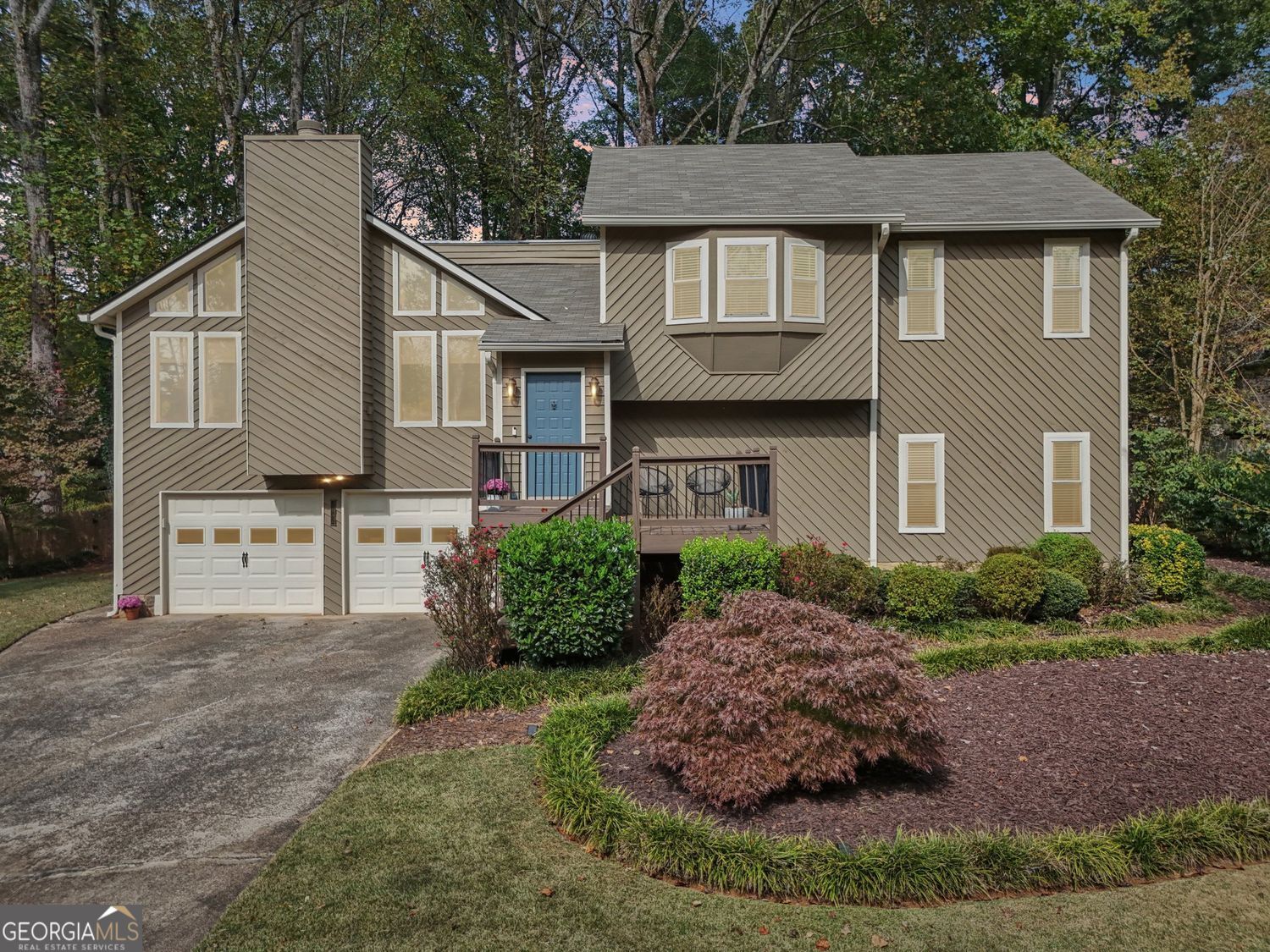 FOREST CHASE - Residential