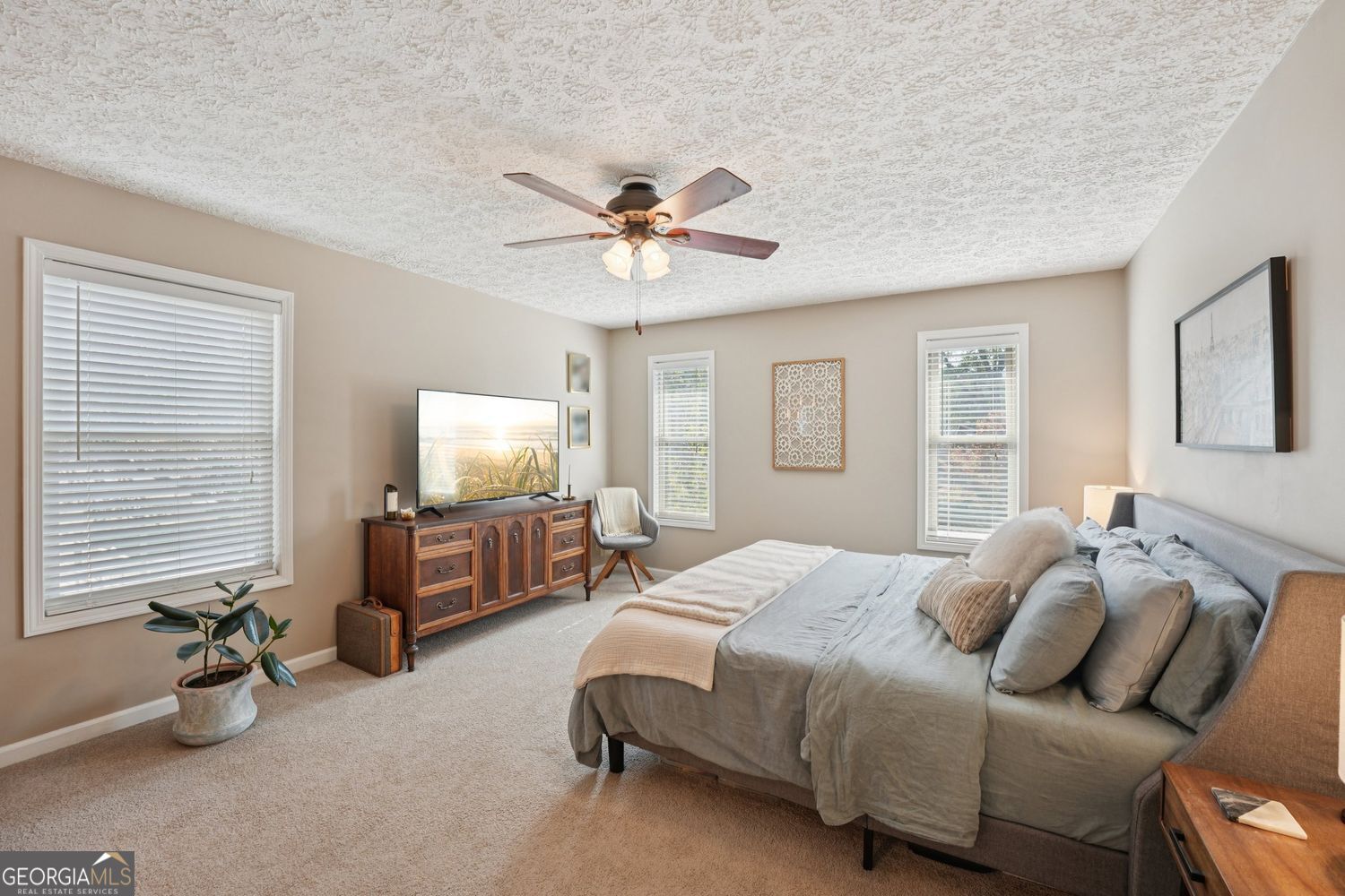 FOREST CHASE - Residential