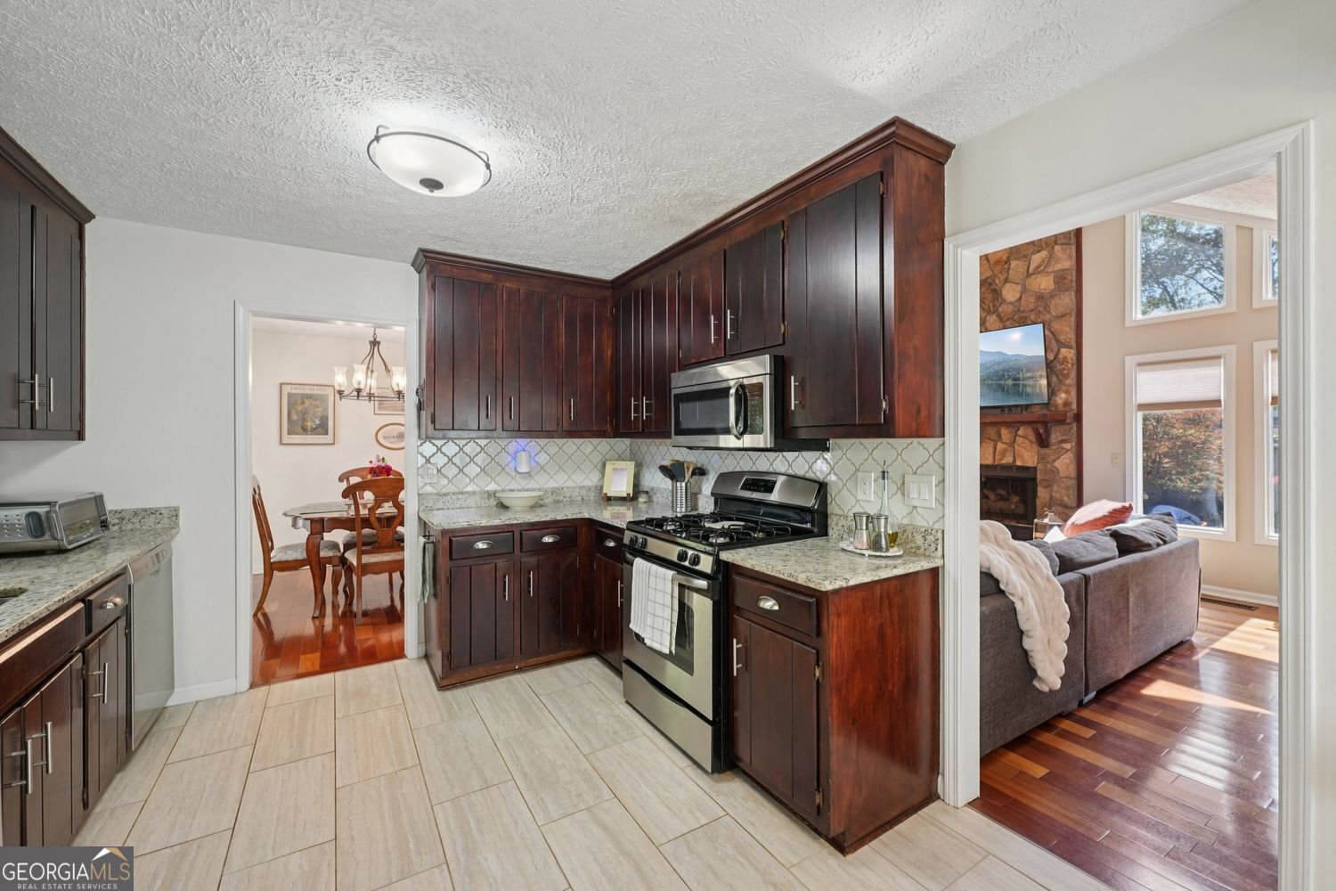 FOREST CHASE - Residential