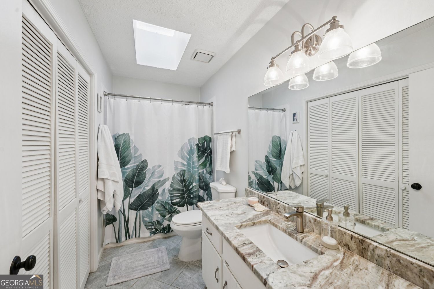 FOREST CHASE - Residential