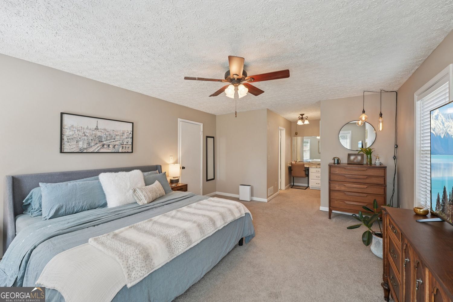 FOREST CHASE - Residential