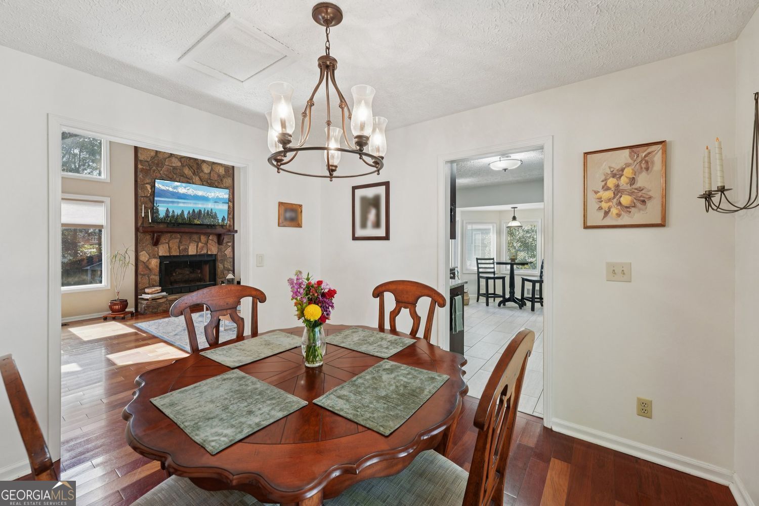 FOREST CHASE - Residential