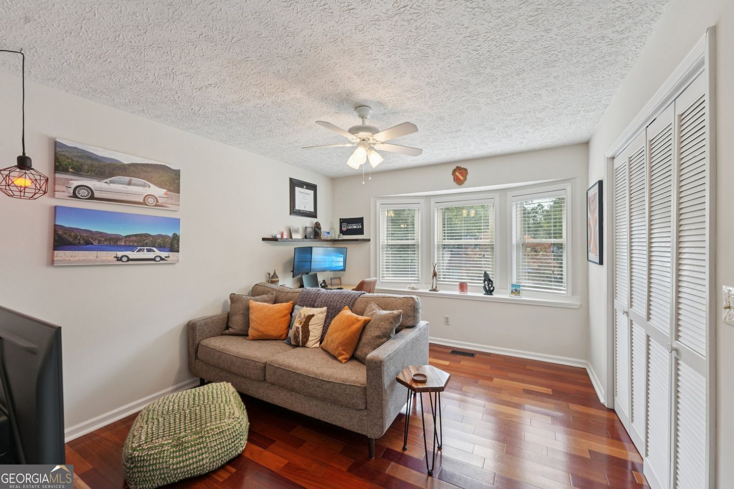 FOREST CHASE - Residential