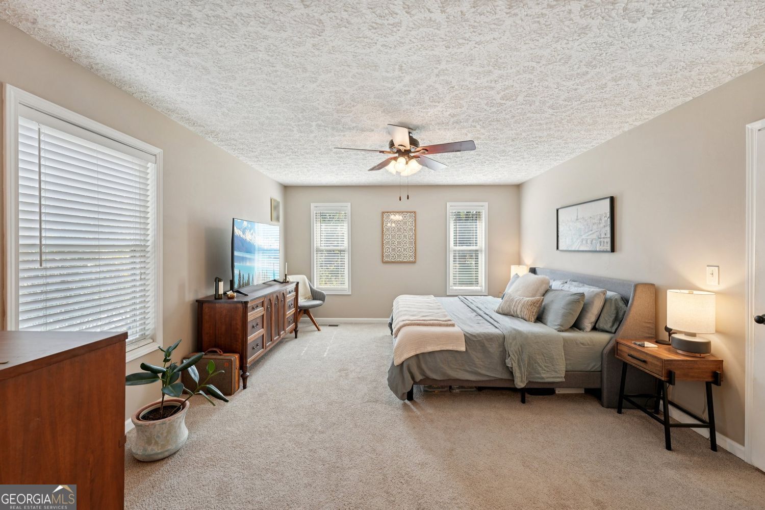 FOREST CHASE - Residential