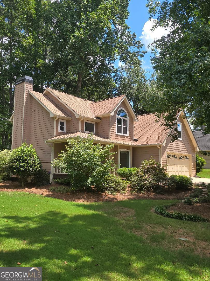 WOW! WHAT A RARE FIND IN STOCKBRIDGE, GA! LOCATED IN THE PREMIER WALDEN SUBDIVISION WHICH OFFERS A CLUBHOUSE, SWIMMIMG POOL, TENNIS COURTS, & SIDEWALKS! EASY ACCESS TO THE I-75 INTERSTATE, LOTS OF SHOPPING, RESTAURANTS, ETC. COME ONE, COME ALL THIS ONE WILL NOT LAST LONG! THIS 4BR, 2 & 1/2 BATHRM HOME IS MOVE IN READY!