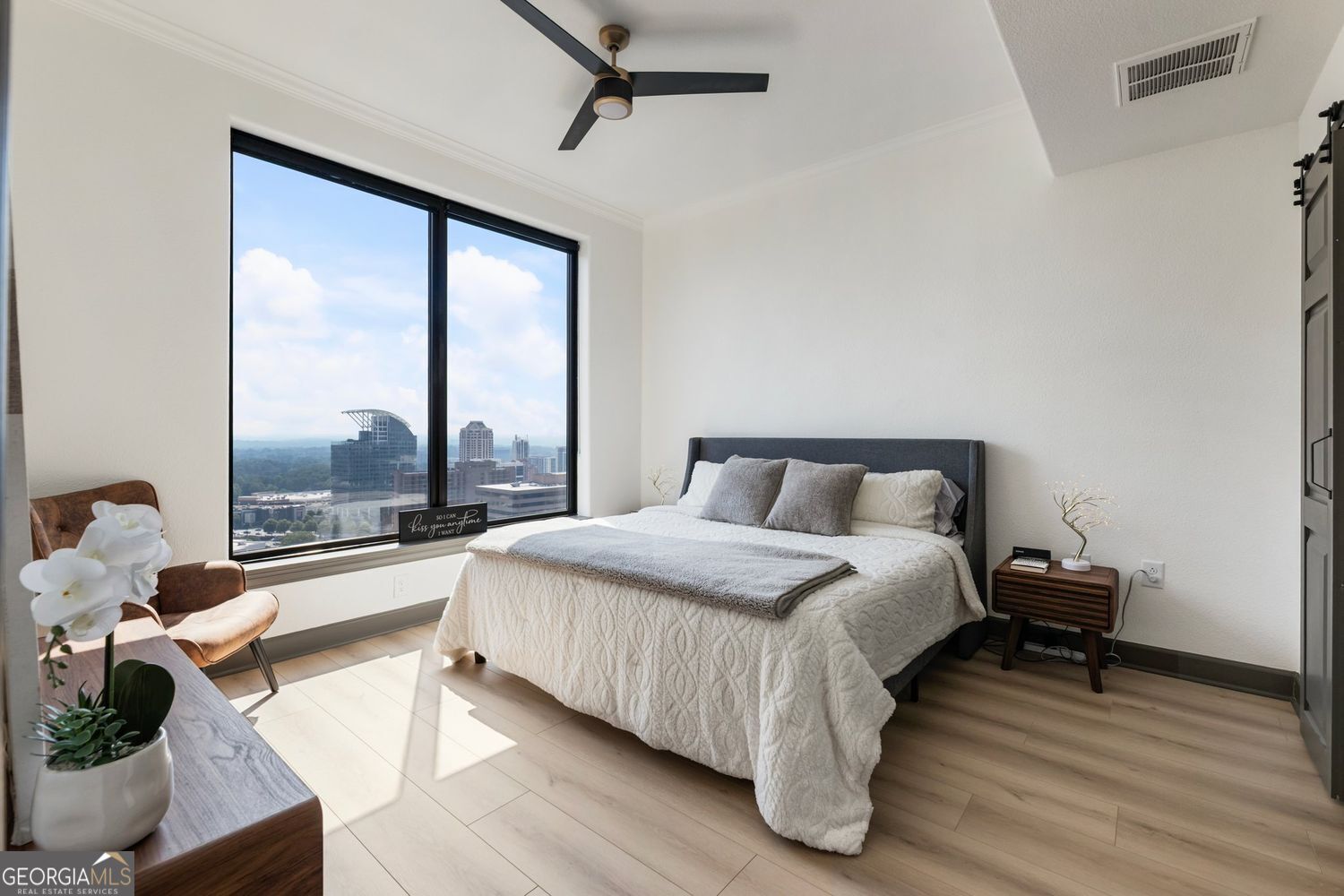 Atlanta, Georgia 30326, United States, 2 Bedrooms Bedrooms, ,2 BathroomsBathrooms,Residential,Active,164646