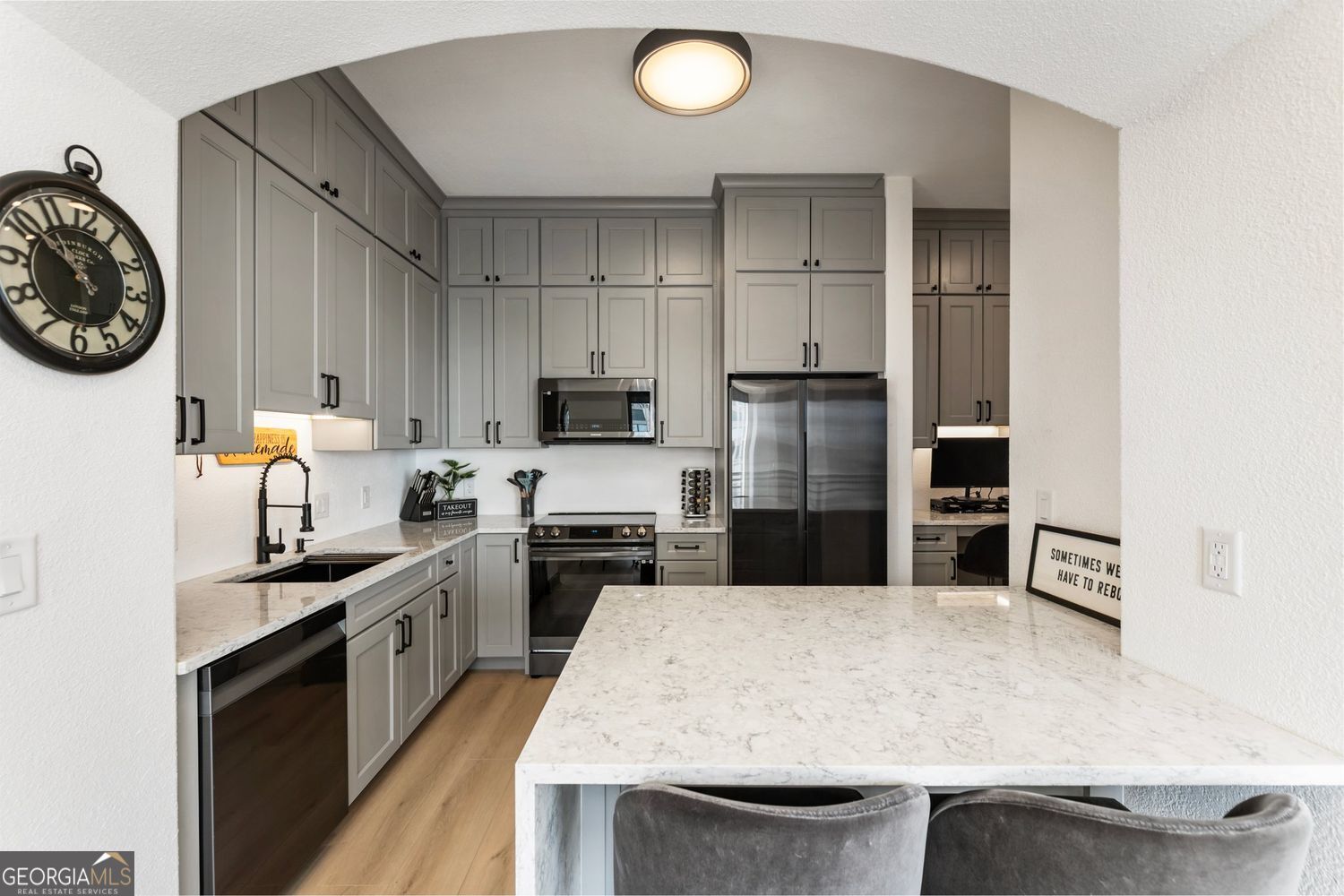 Atlanta, Georgia 30326, United States, 2 Bedrooms Bedrooms, ,2 BathroomsBathrooms,Residential,Active,164646