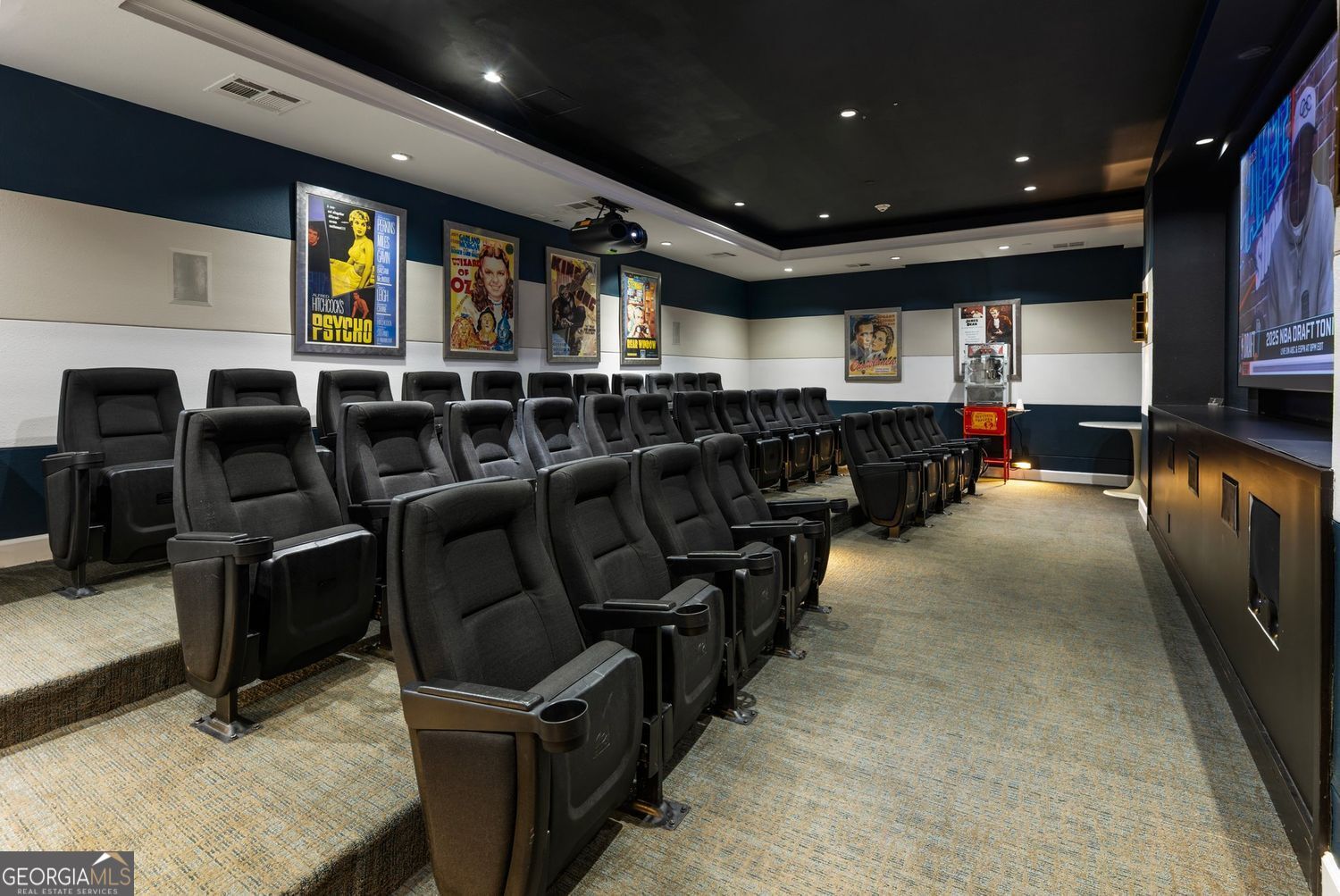 Atlanta, Georgia 30326, United States, 2 Bedrooms Bedrooms, ,2 BathroomsBathrooms,Residential,Active,164646