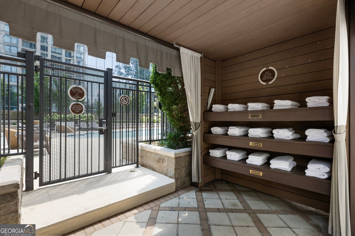 Atlanta, Georgia 30326, United States, 2 Bedrooms Bedrooms, ,2 BathroomsBathrooms,Residential,Active,164646