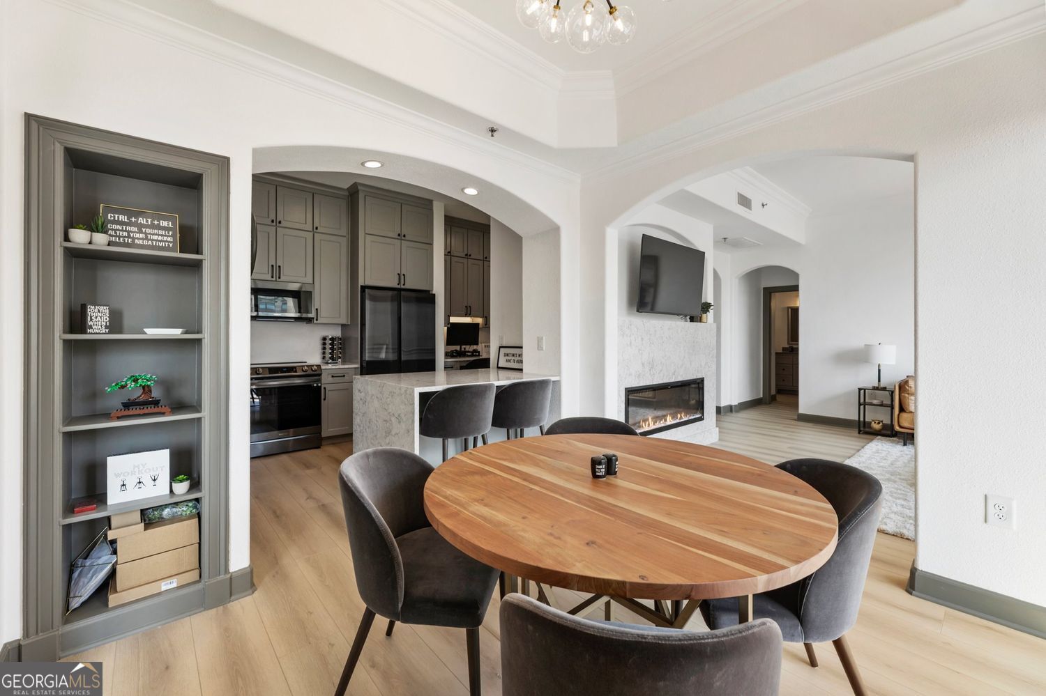 Atlanta, Georgia 30326, United States, 2 Bedrooms Bedrooms, ,2 BathroomsBathrooms,Residential,Active,164646