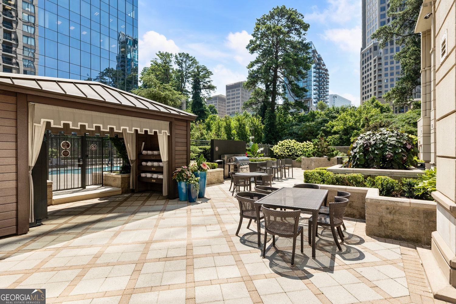 Atlanta, Georgia 30326, United States, 2 Bedrooms Bedrooms, ,2 BathroomsBathrooms,Residential,Active,164646