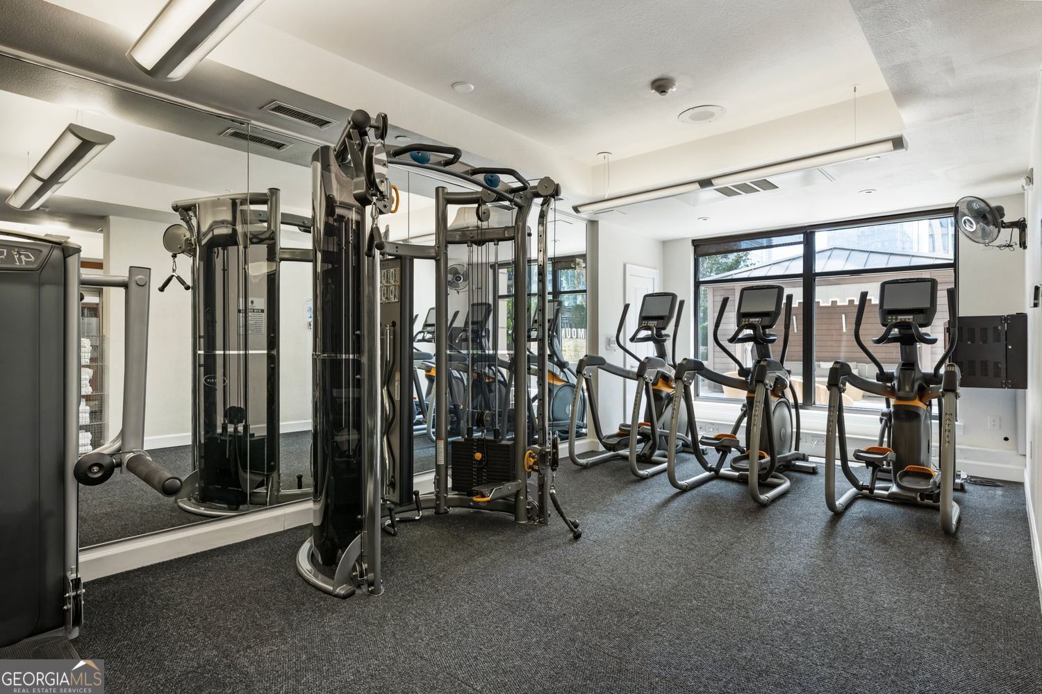 Atlanta, Georgia 30326, United States, 2 Bedrooms Bedrooms, ,2 BathroomsBathrooms,Residential,Active,164646